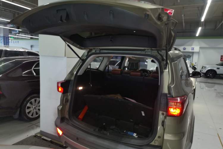 Used HYOSOW S3 2016 S3L 1.5L Manual Prestige Edition Trunk