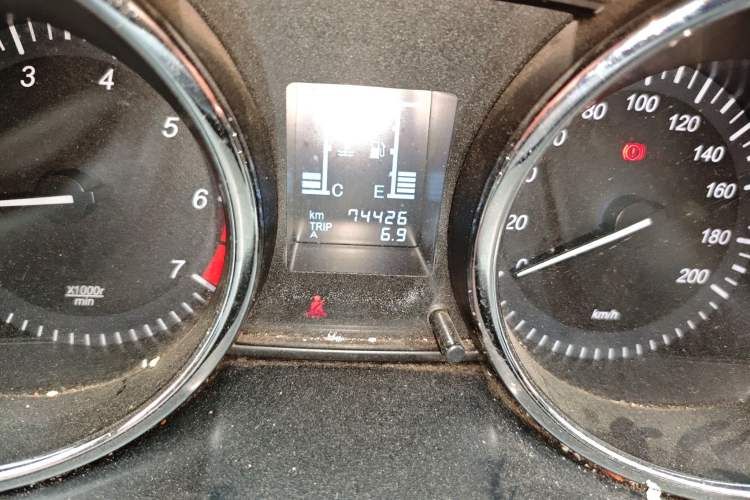 Used HYOSOW S3 2017 1.5L Manual Luxury Model Odometer Close Up