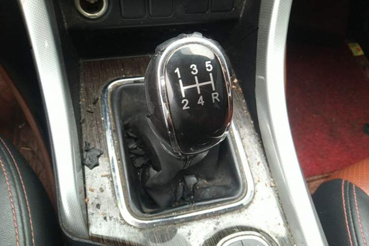 Used HYOSOW S3 2017 1.5L Manual Luxury Model Gear Lever