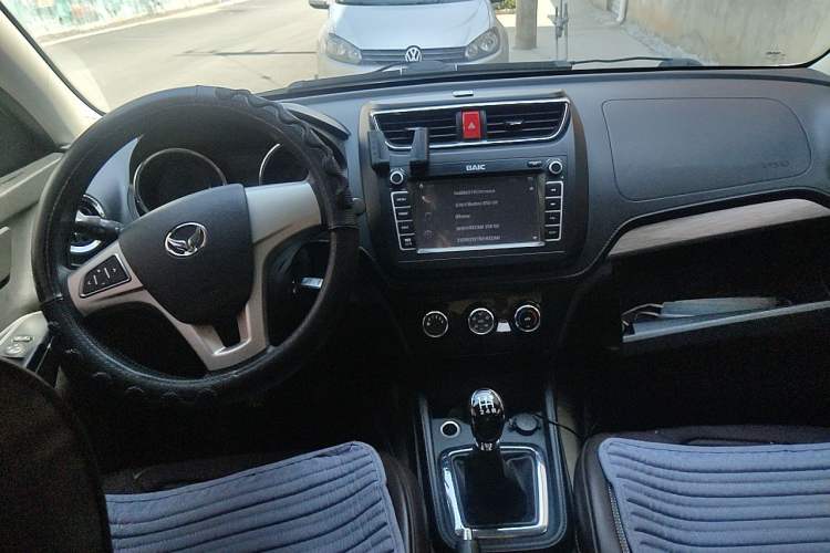 Used HYOSOW S3 2017 1.5L Manual Luxury Model Center Console