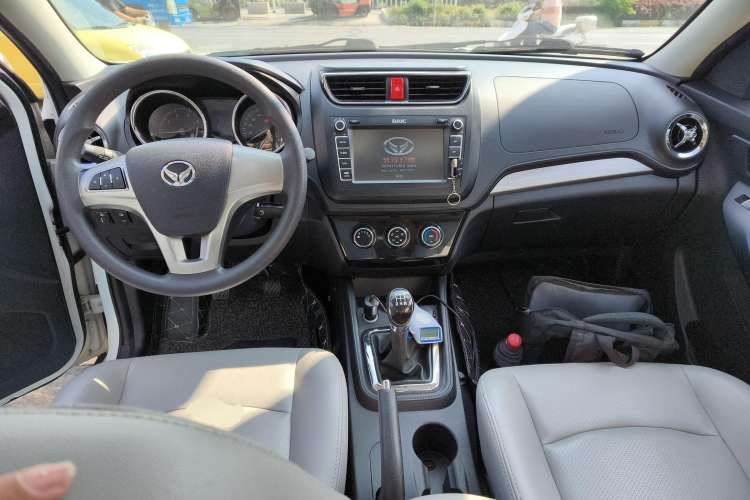 Used HYOSOW S3 2017 1.5L Manual Luxury Model Center Console