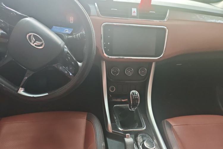 Used HYOSOW S3 2017 1.5L Manual Luxury Model Center Console
