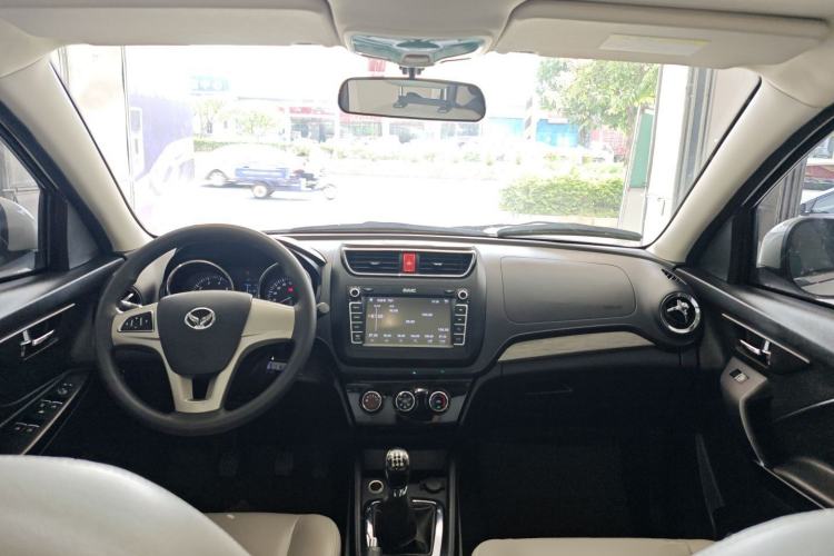 Used HYOSOW S3 2017 1.5L Manual Luxury Model Center Console