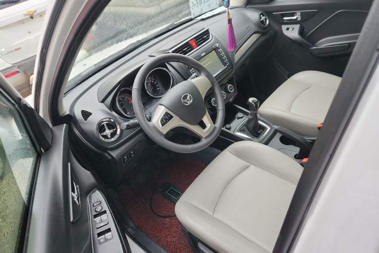 Used HYOSOW S3 2017 1.5L Manual Luxury Model Driver Seat