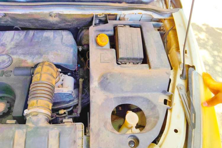 Used HYOSOW S3 2017 1.5L Manual Luxury Model Engine Bay Left