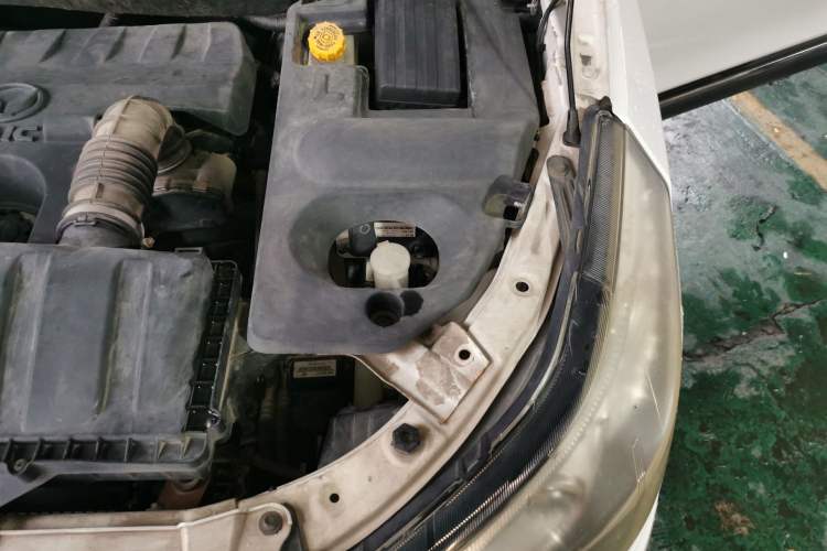 Used HYOSOW S3 2017 1.5L Manual Luxury Model Engine Bay Left