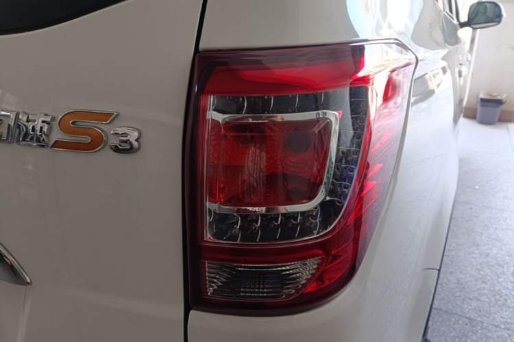 Used HYOSOW S3 2017 1.5L Manual Luxury Model Exterior 3