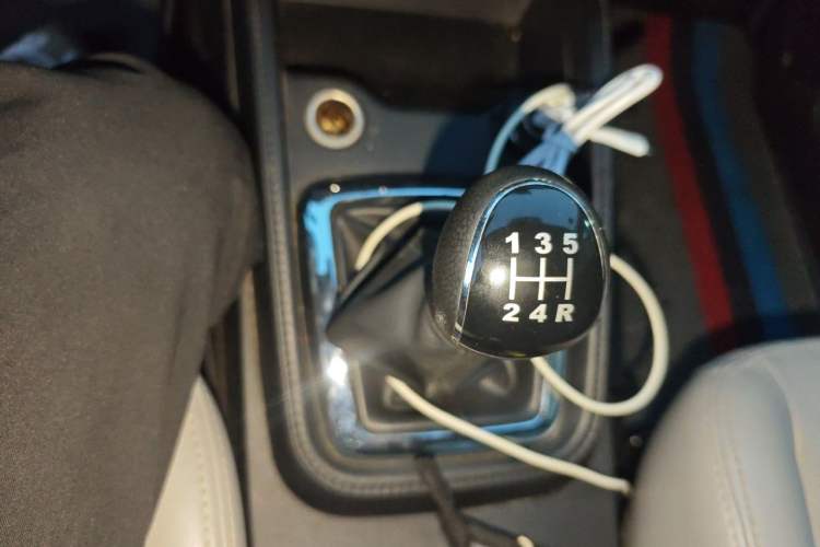 Used HYOSOW S3 2017 1.5L Manual Luxury Model Gear Lever