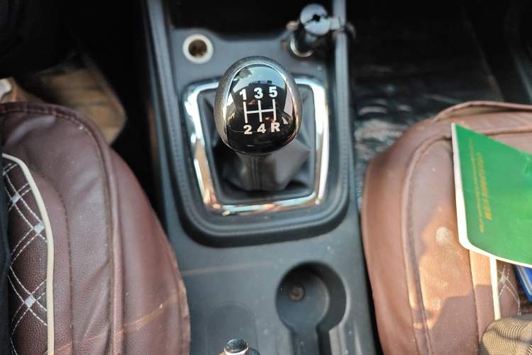 Used HYOSOW S3 2017 1.5L Manual Luxury Model Gear Lever