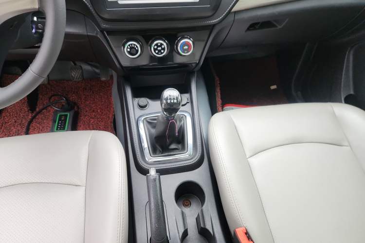 Used HYOSOW S3 2017 1.5L Manual Luxury Model Gear Lever