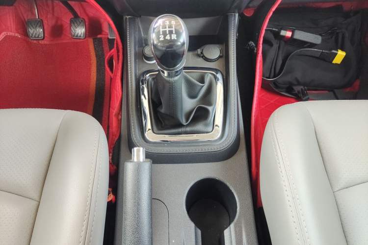 Used HYOSOW S3 2017 1.5L Manual Luxury Model Gear Lever