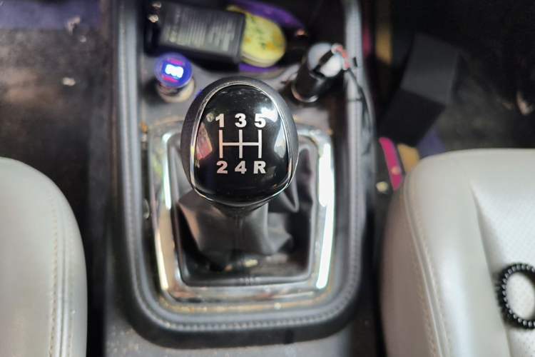 Used HYOSOW S3 2017 1.5L Manual Luxury Model Gear Lever