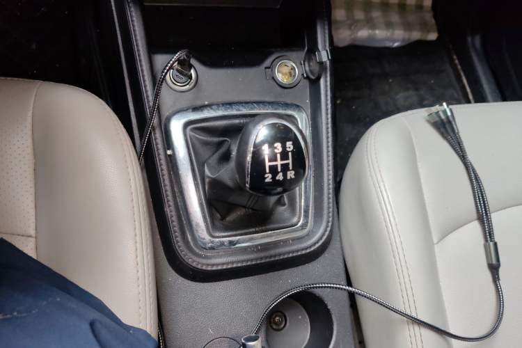Used HYOSOW S3 2017 1.5L Manual Luxury Model Gear Lever