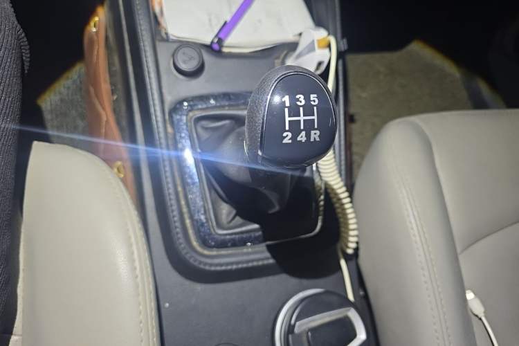 Used HYOSOW S3 2017 1.5L Manual Luxury Model Gear Lever
