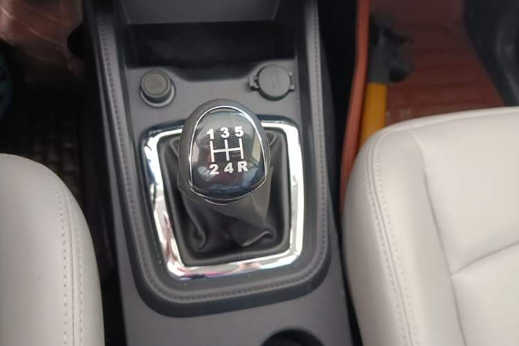Used HYOSOW S3 2017 1.5L Manual Luxury Model Gear Lever