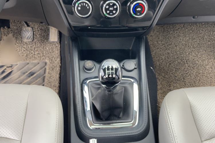 Used HYOSOW S3 2017 1.5L Manual Luxury Model Interior 10