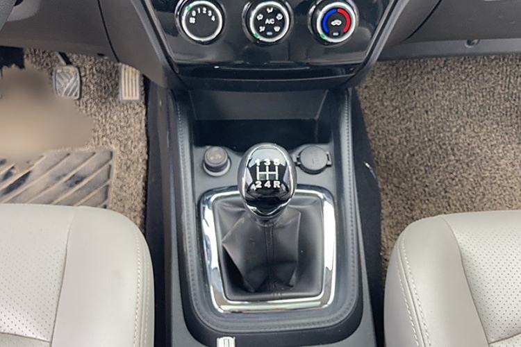 Used HYOSOW S3 2017 1.5L Manual Luxury Model Interior 14