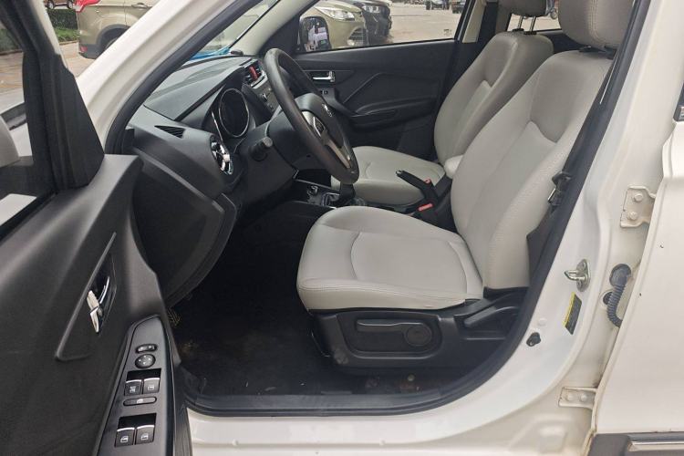 Used HYOSOW S3 2017 1.5L Manual Luxury Model Interior 2