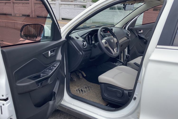 Used HYOSOW S3 2017 1.5L Manual Luxury Model Interior 3