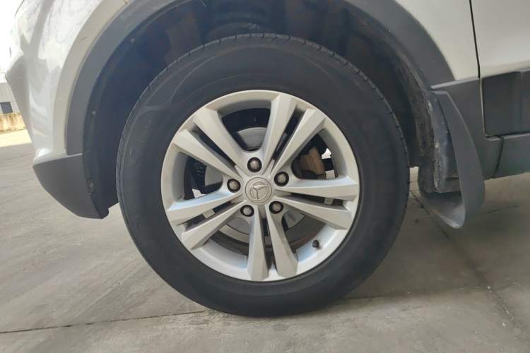 Used HYOSOW S3 2017 1.5L Manual Luxury Model Left Front Wheel Hub