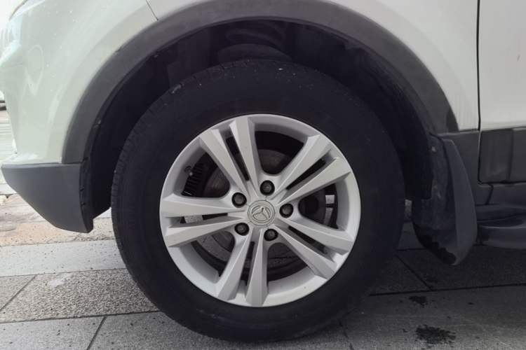 Used HYOSOW S3 2017 1.5L Manual Luxury Model Left Front Wheel Hub
