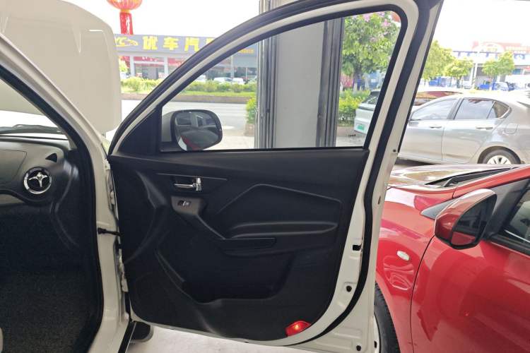 Used HYOSOW S3 2017 1.5L Manual Luxury Model Right Front Door Interior