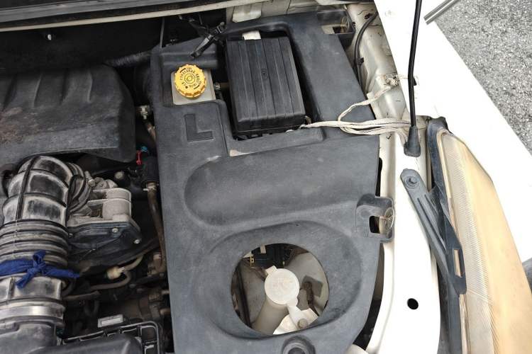 Used HYOSOW S3 2018 1.5L Manual Luxury Edition Engine Bay Left