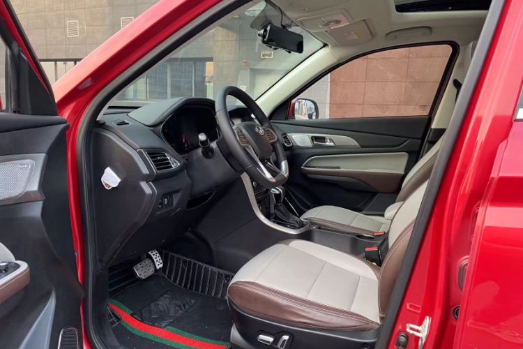 Used HYOSOW S5 2017 1.3T CVT Prestige Edition Interior 3