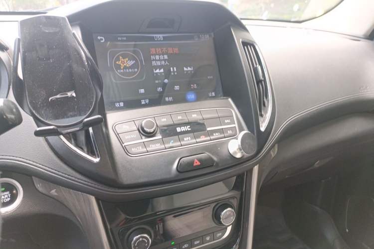 Used HYOSOW S5 2017 1.3T Manual Prestige Edition Audio And AC Panel