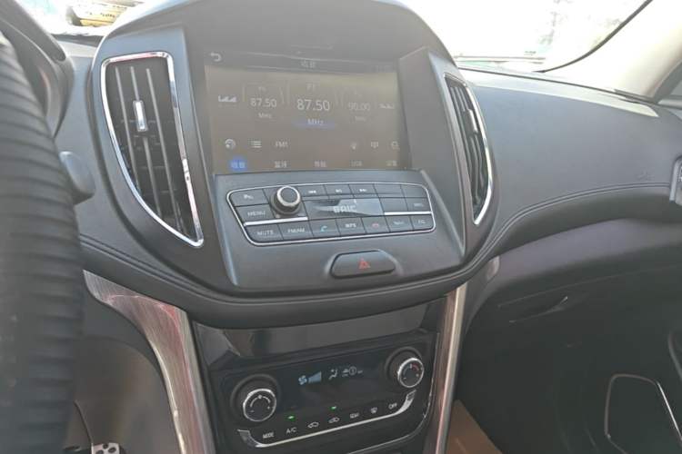 Used HYOSOW S5 2017 1.3T Manual Prestige Edition Audio And AC Panel