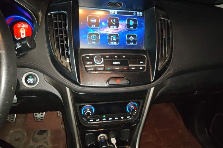 Used HYOSOW S5 2017 1.3T Manual Prestige Edition Audio And AC Panel