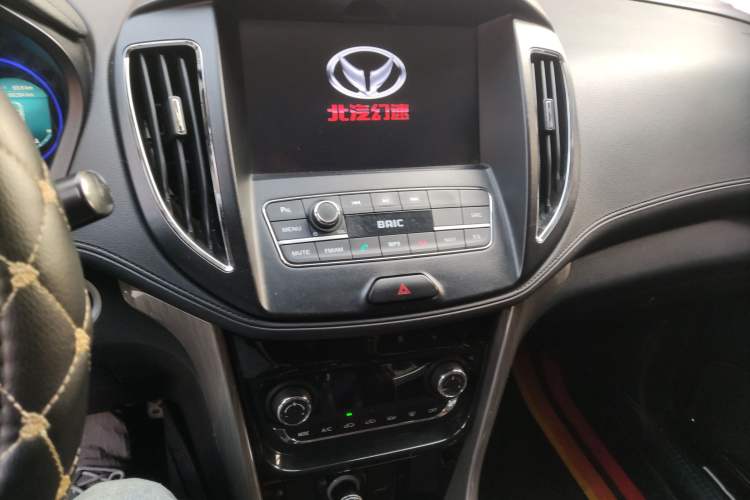 Used HYOSOW S5 2017 1.3T Manual Prestige Edition Audio And AC Panel