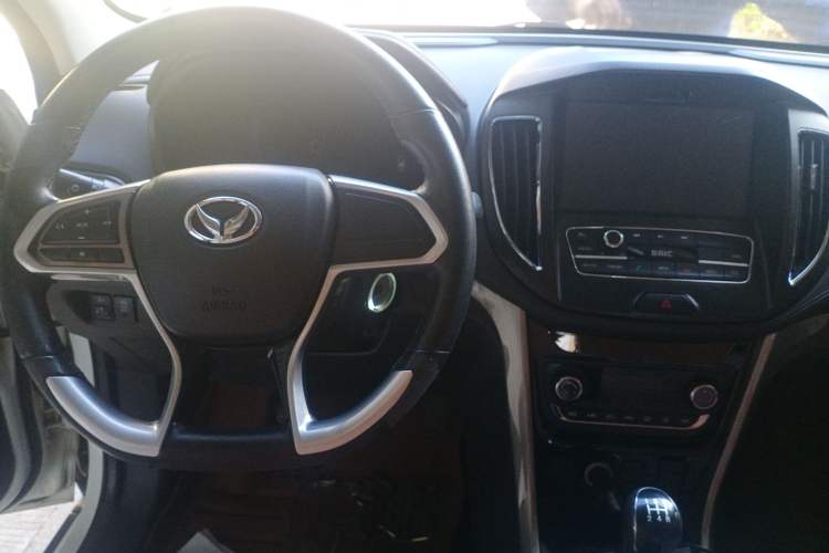 Used HYOSOW S5 2017 1.3T Manual Luxury Model Center Console