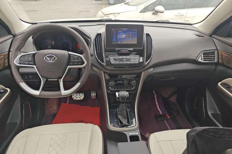 Used HYOSOW S5 2017 1.3T CVT Prestige Edition Center Console