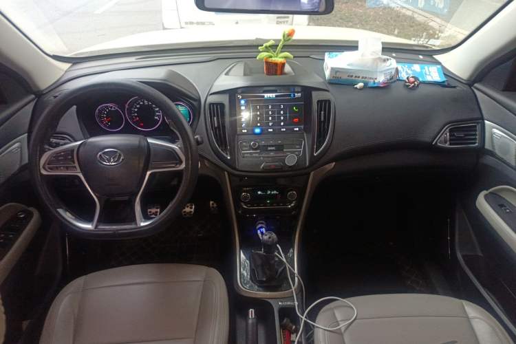 Used HYOSOW S5 2017 1.3T Manual Prestige Edition Center Console