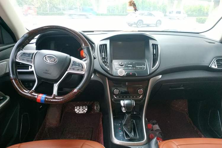 Used HYOSOW S5 2017 1.3T CVT Prestige Edition Center Console