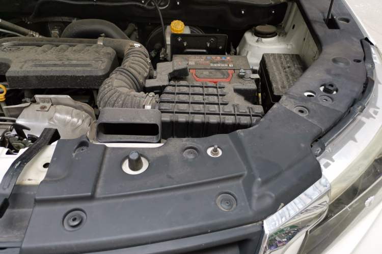 Used HYOSOW S5 2017 1.3T Manual Prestige Edition Engine Bay Left