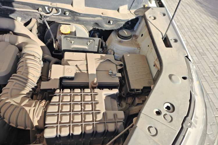 Used HYOSOW S5 2017 1.3T Manual Prestige Edition Engine Bay Left
