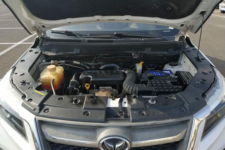 Used HYOSOW S5 2017 1.3T CVT Prestige Edition Engine Bay