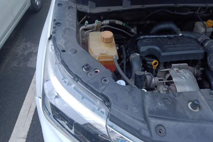 Used HYOSOW S5 2017 1.3T CVT Prestige Edition Engine Bay Right
