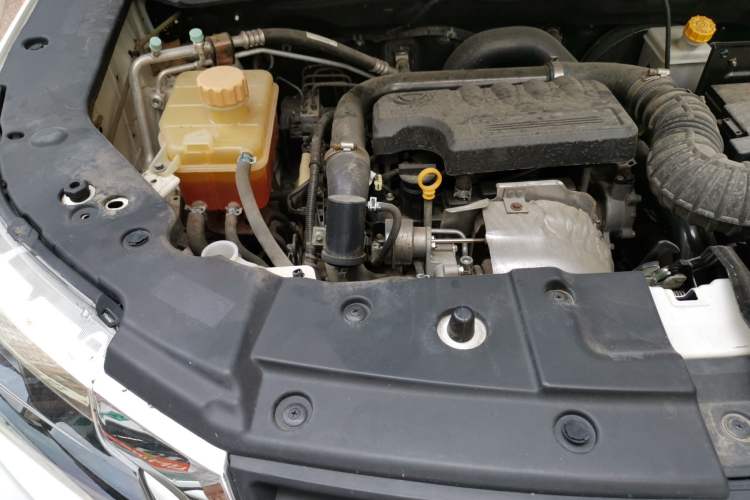 Used HYOSOW S5 2017 1.3T Manual Prestige Edition Engine Bay Right