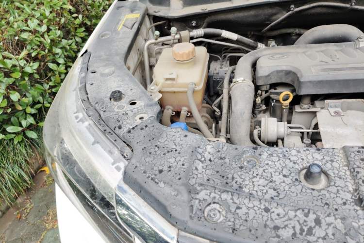 Used HYOSOW S5 2017 1.3T Manual Prestige Edition Engine Bay Right