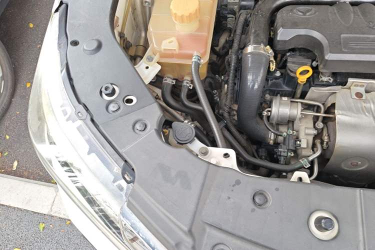 Used HYOSOW S5 2017 1.3T Manual Luxury Model Engine Bay Right