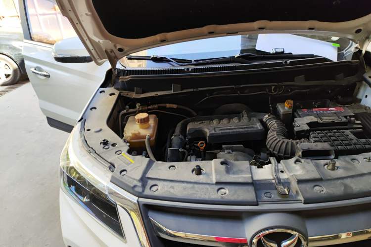 Used HYOSOW S5 2017 1.3T CVT Prestige Edition Engine Bay Right