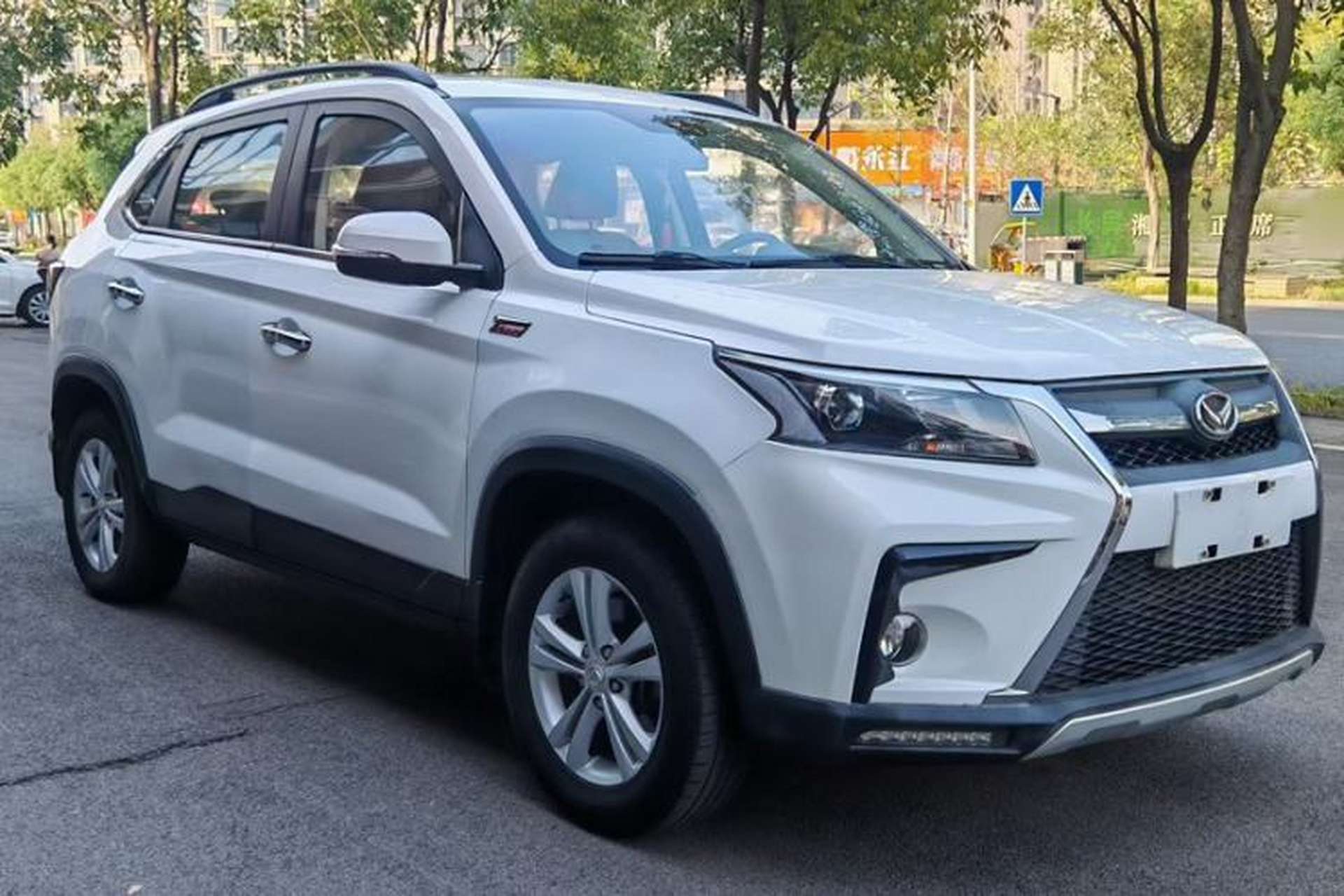 Used HYOSOW S5 2017 1.3T Manual Luxury Model Exterior 2