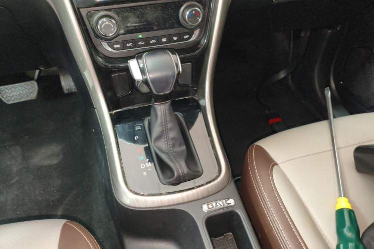 Used HYOSOW S5 2017 1.3T CVT Luxury Model Gear Lever