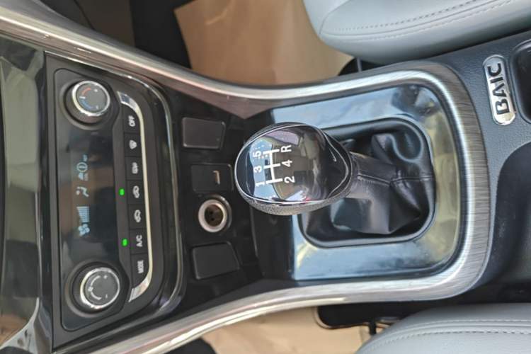 Used HYOSOW S5 2017 1.3T Manual Prestige Edition Gear Lever