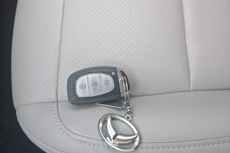 Used HYOSOW S5 2017 1.3T Manual Prestige Edition Interior 1