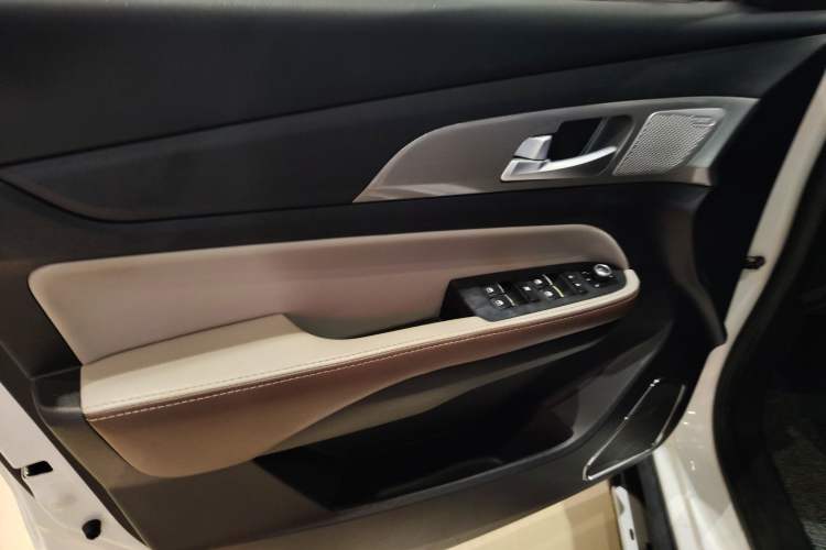 Used HYOSOW S5 2017 1.3T CVT Prestige Edition Interior 4