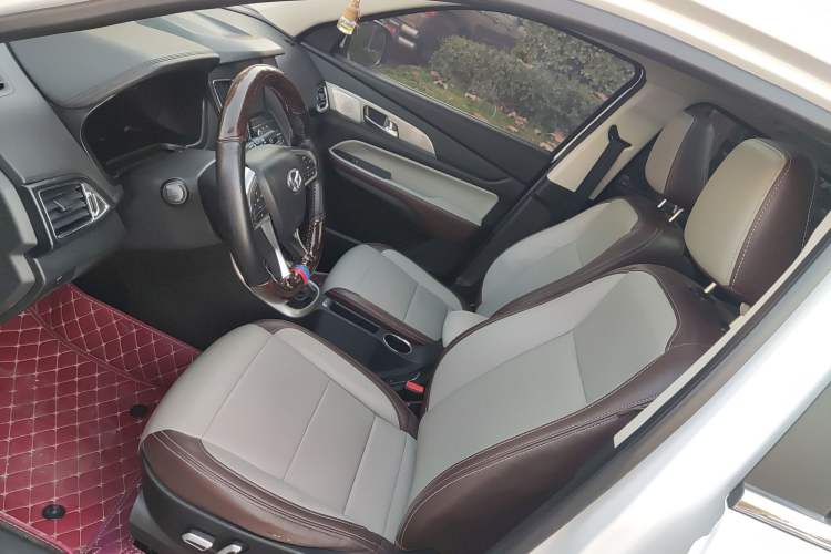 Used HYOSOW S5 2017 1.3T CVT Prestige Edition Interior 7
